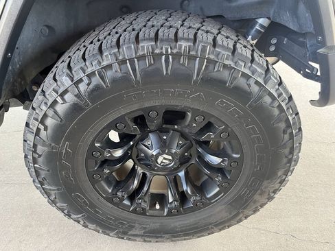 Used 2019 Jeep Wrangler Unlimited Sahara AWD/4WD image 21