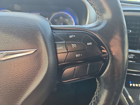 Used 2019 Chrysler Pacifica Touring-L Plus w/ S Appearance Package FWD image 21