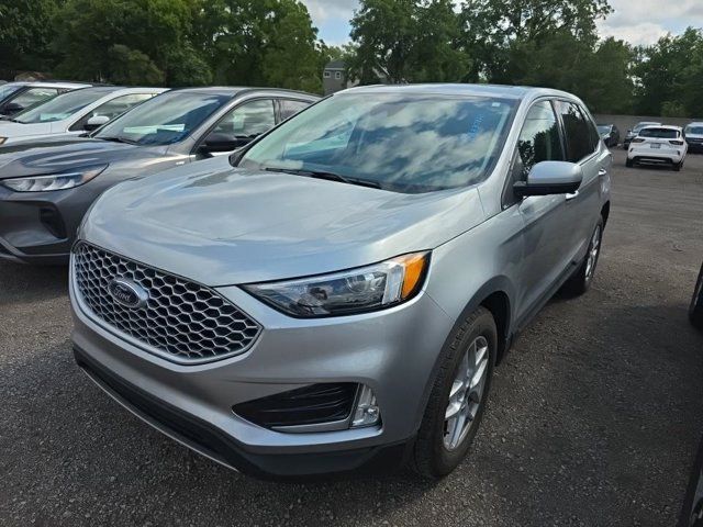 Used 2024 Ford Edge SEL w/ Convenience Package AWD/4WD image 2
