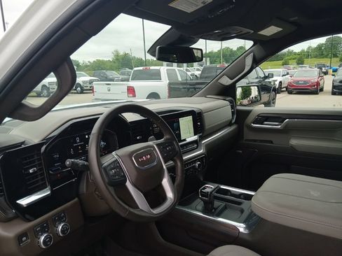Used 2024 GMC Sierra 1500 SLT w/ SLT Premium Plus Package AWD/4WD image 35