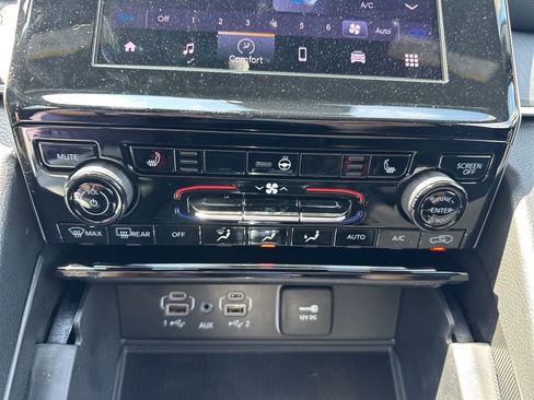 New 2025 Jeep Grand Cherokee L Laredo w/ Luxury Tech Group I AWD/4WD image 5