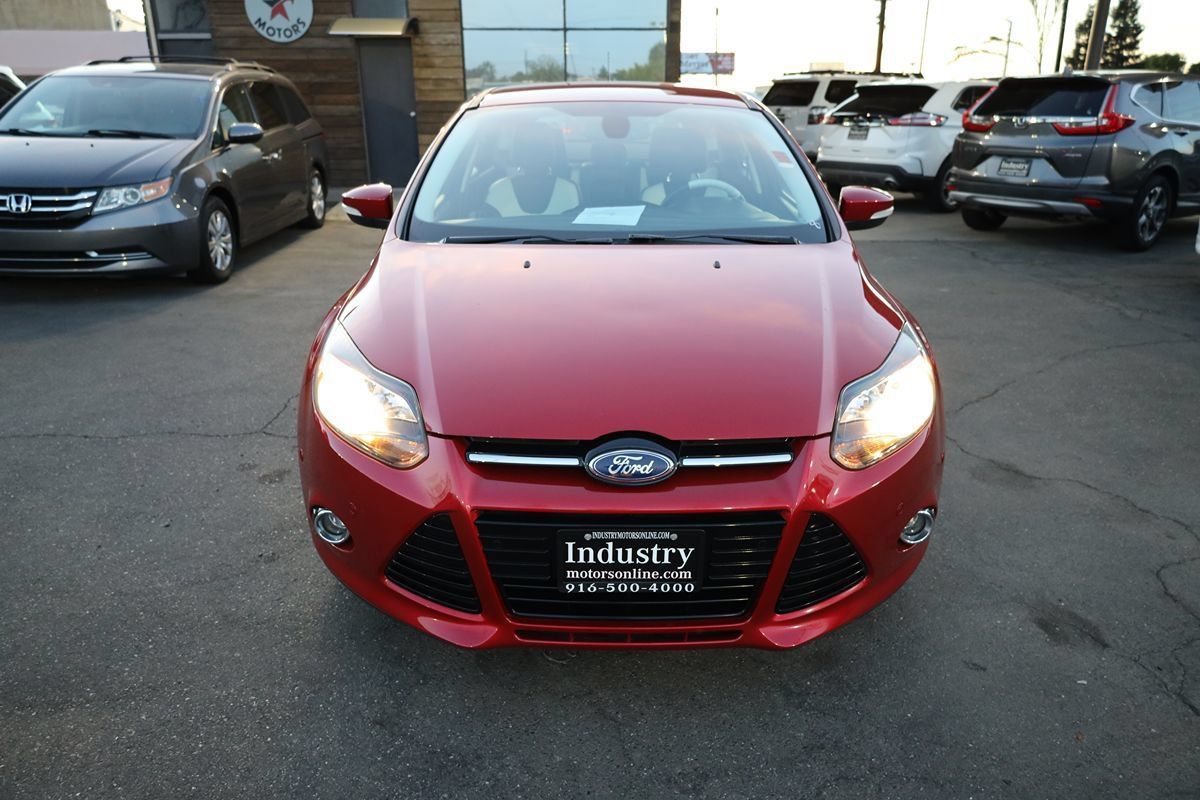 Used 2012 Ford Focus Titanium FWD image 3