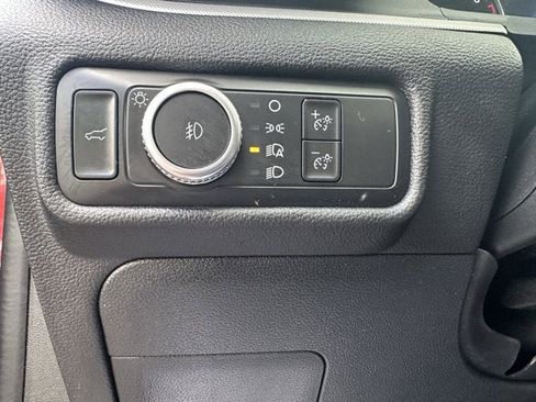 Used 2022 Ford Explorer XLT w/ Equipment Group 202A image 22