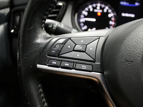 Used 2021 Nissan Rogue Sport SV FWD image 38