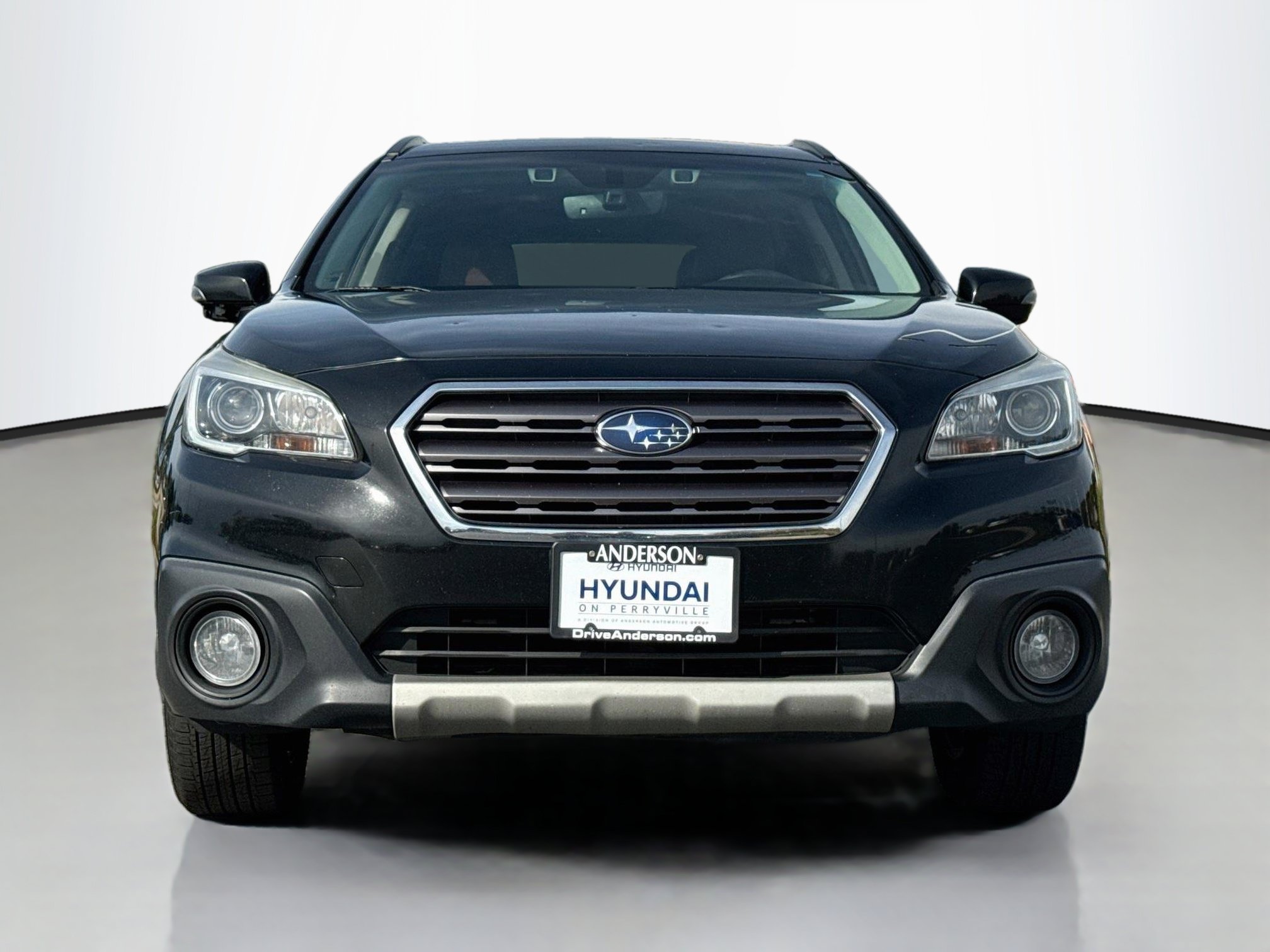 Used 2017 Subaru Outback 2.5i Touring AWD/4WD image 2