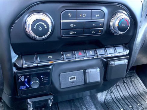 Used 2020 GMC Sierra 1500 2WD Crew Cab w/ Sierra Value Package image 29