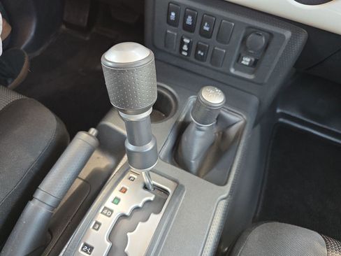 Used 2014 Toyota FJ Cruiser 4WD image 10