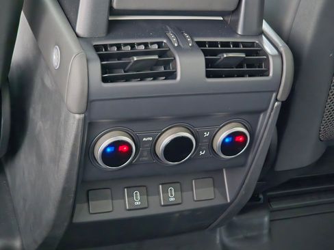 New 2026 Land Rover Defender 110 X-Dynamic SE AWD/4WD image 14
