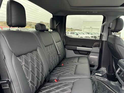 New 2026 Ford F250 XLT w/ XLT Premium Package AWD/4WD image 38
