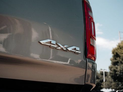Used 2020 RAM 1500 Laramie AWD/4WD image 16