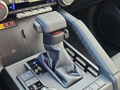 New 2026 Toyota 4Runner TRD Off-Road Premium AWD/4WD image 21