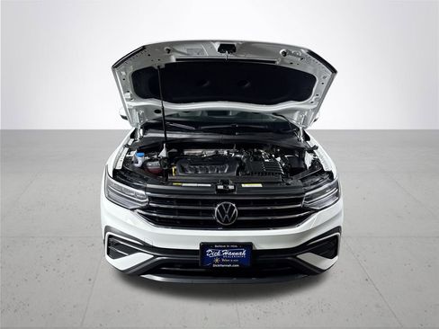 Certified 2022 Volkswagen Tiguan SE image 22