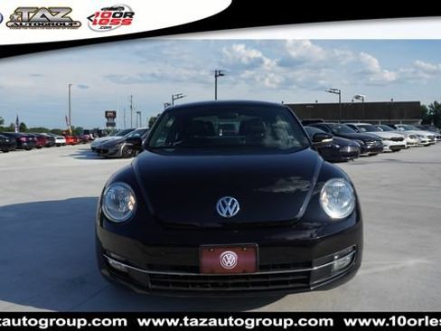 Used 2012 Volkswagen Beetle 2.0T FWD image 2