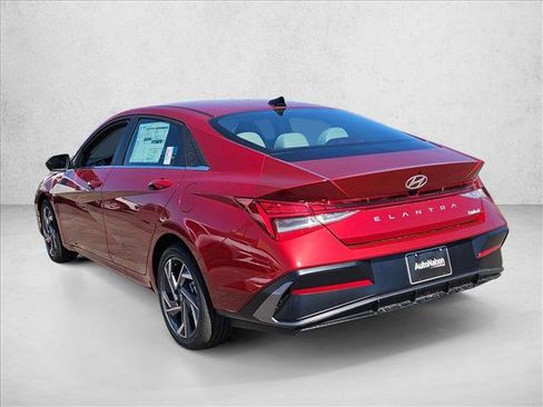 New 2025 Hyundai Elantra Limited image 9