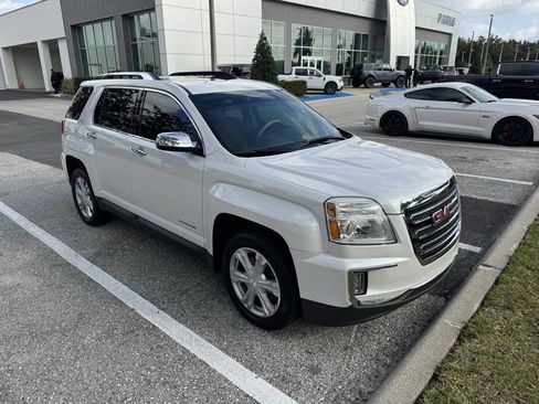 Used 2017 GMC Terrain SLT w/ Open Road Package image 2