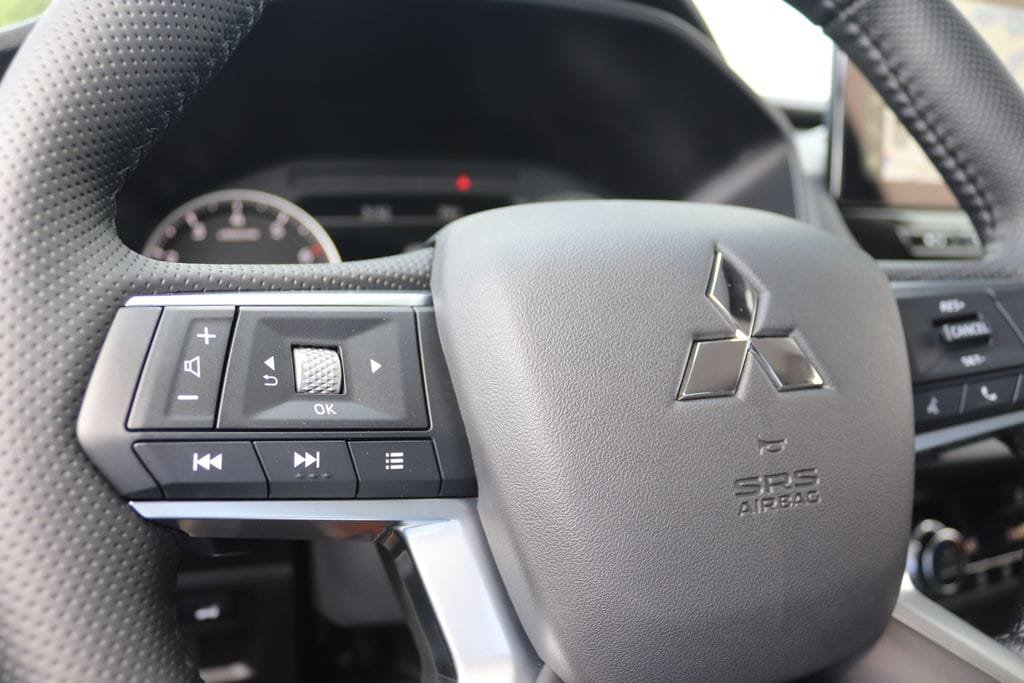 New 2026 Mitsubishi Outlander SE AWD/4WD image 24