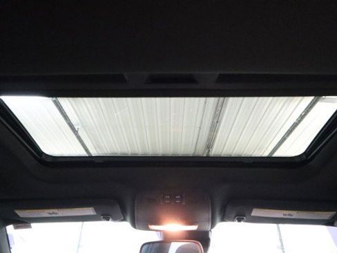 Used 2017 Buick Regal Premium w/ Driver Confidence Package #2 image 12