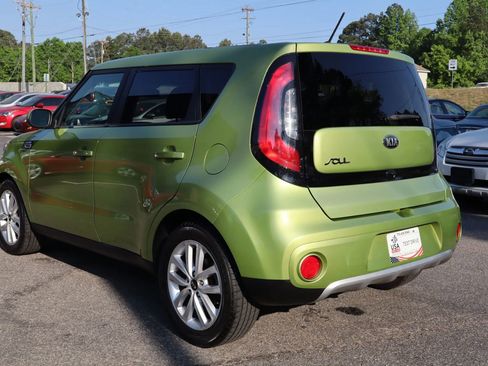 Used 2017 Kia Soul + FWD image 4