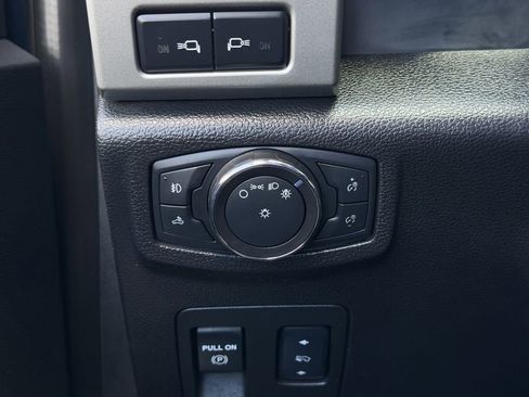 Used 2018 Ford F150 Lariat RWD image 23
