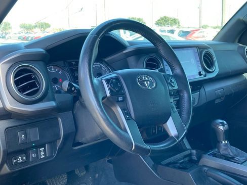 Used 2021 Toyota Tacoma TRD Sport w/ Technology Package image 8