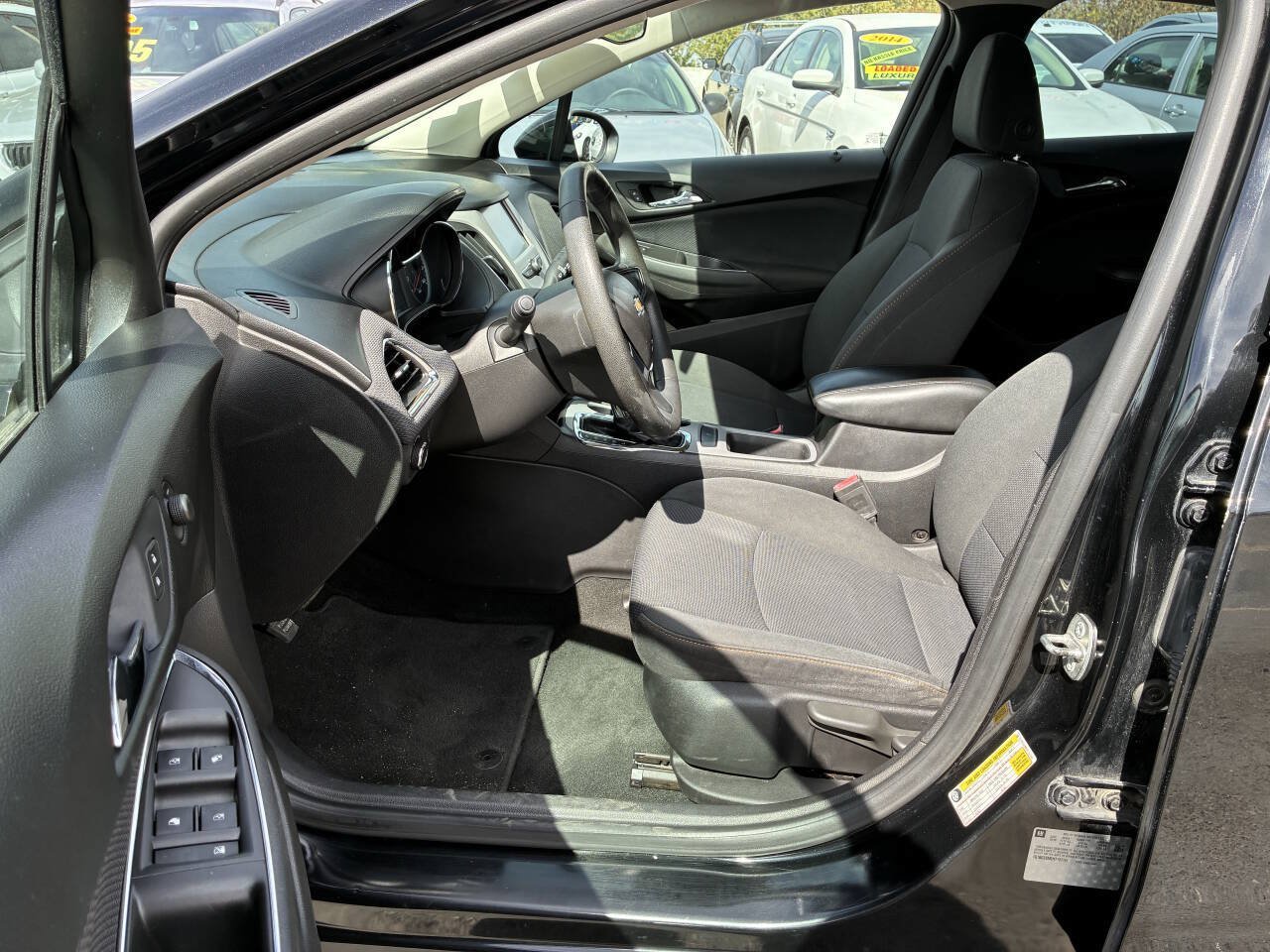 Used 2017 Chevrolet Cruze LS FWD image 3