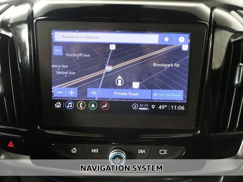 Used 2023 Chevrolet Traverse RS image 3