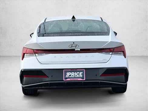 Used 2024 Hyundai Elantra Limited image 1