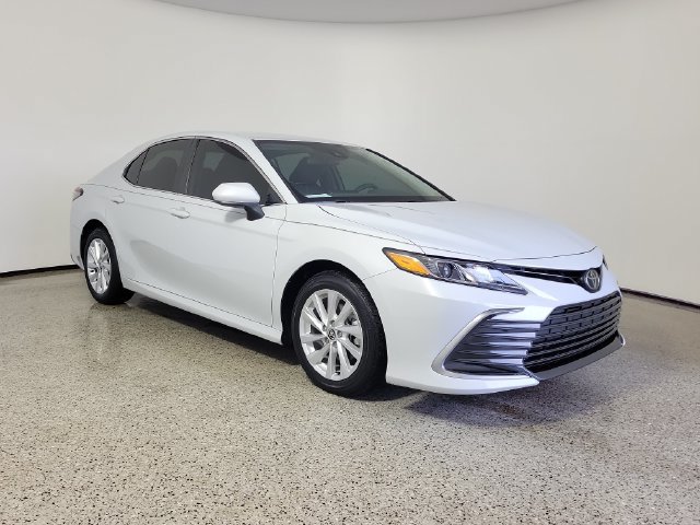 Used 2024 Toyota Camry LE FWD image 4