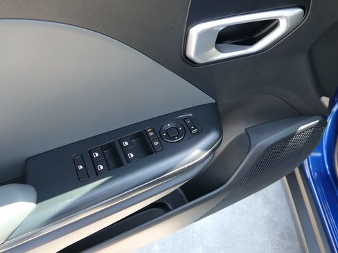Certified 2025 Kia K4 FWD image 13
