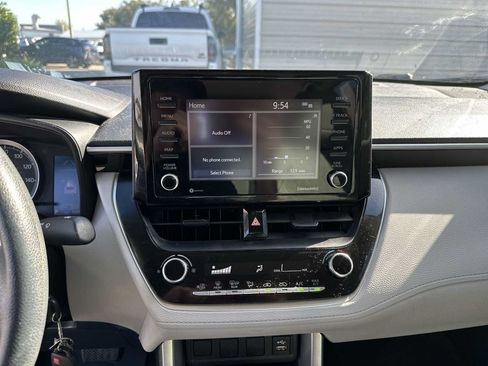 Used 2022 Toyota Corolla Cross L FWD image 21