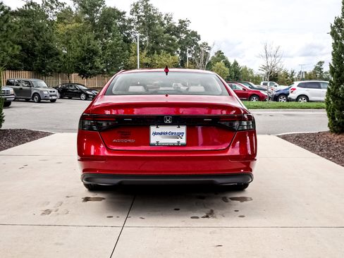 Certified 2025 Honda Accord LX image 9