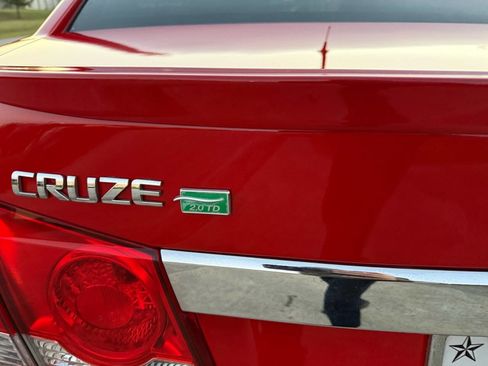 Used 2014 Chevrolet Cruze Diesel image 9