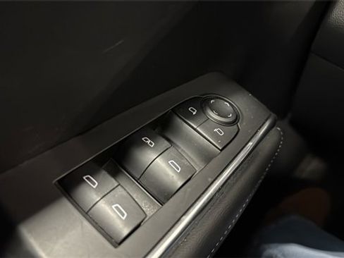 Used 2025 GMC Acadia Elevation image 23