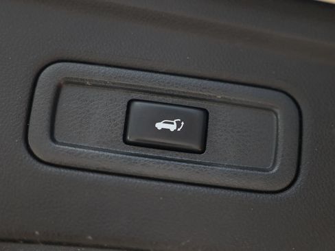 Used 2011 INFINITI FX35 2WD w/ Premium Pkg image 16