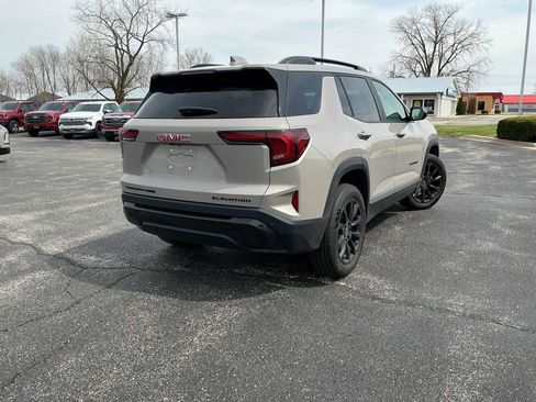 Used 2026 GMC Terrain Elevation w/ Elevation Premium Package image 4