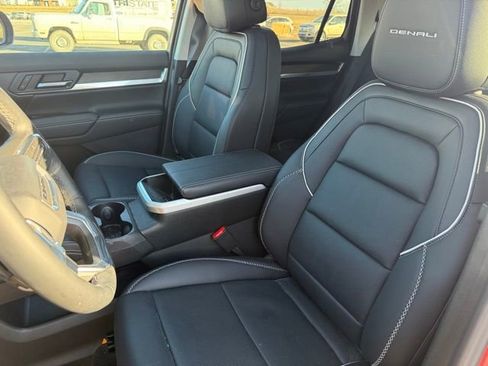 Used 2026 GMC Terrain Denali image 9