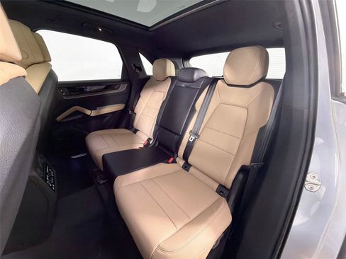 Certified 2026 Porsche Cayenne AWD/4WD image 25