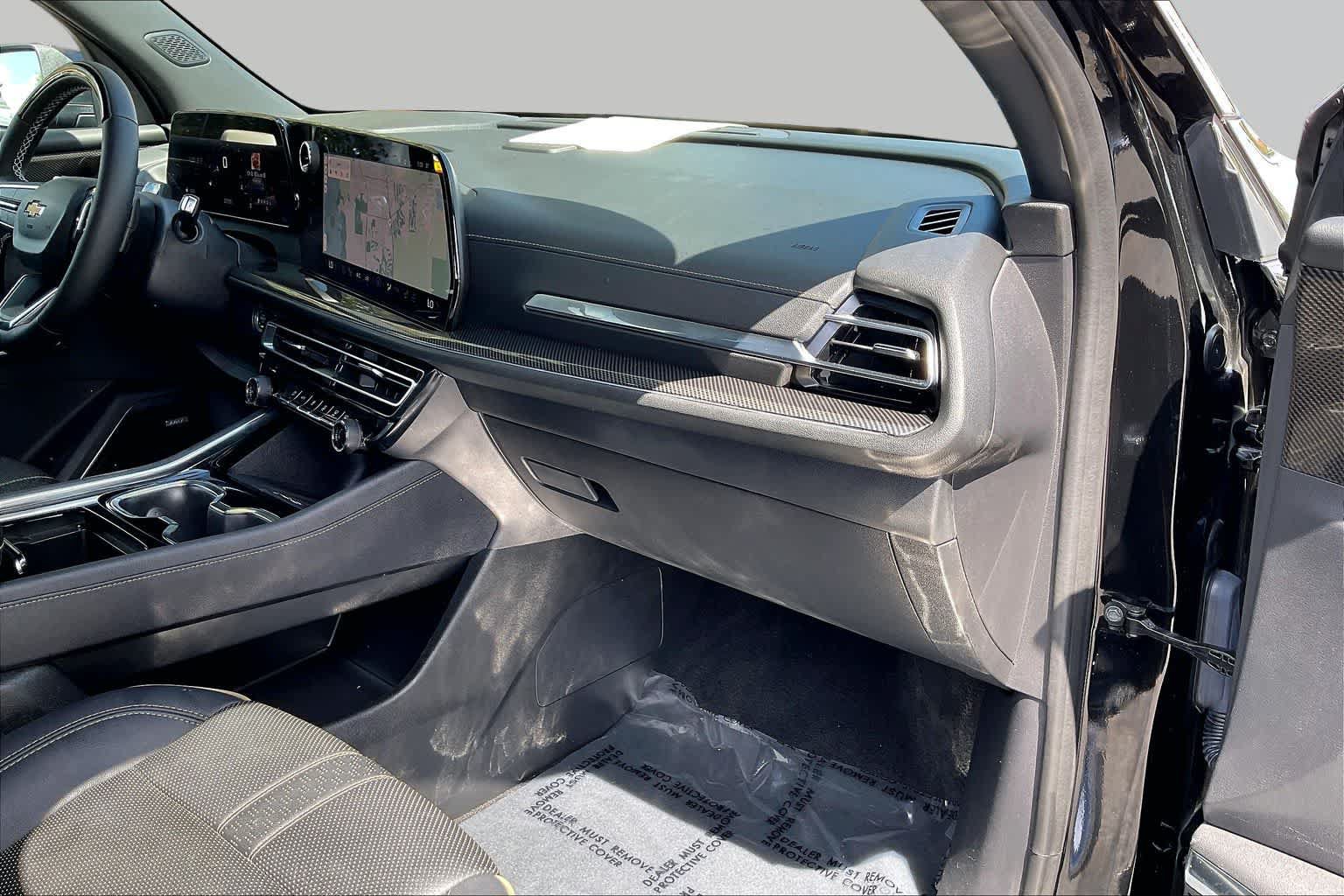 Used 2025 Chevrolet Traverse High Country w/ LPO, Floor Liner Package FWD image 45