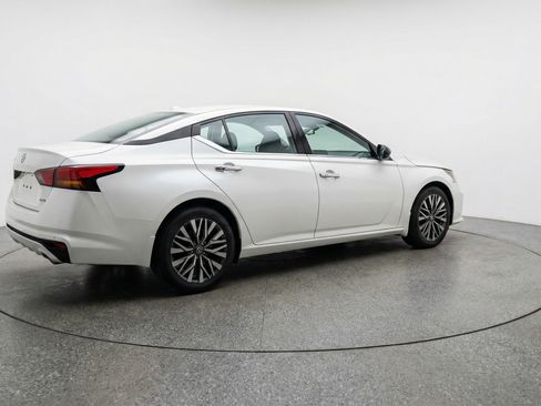 Used 2025 Nissan Altima 2.5 SV image 9