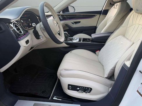 Certified 2024 Bentley Flying Spur V8 image 44