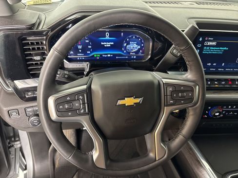 Used 2025 Chevrolet Silverado 2500 LTZ w/ LTZ Premium Package image 27