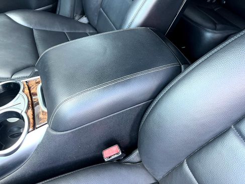 Used 2011 Mercedes-Benz R 350 BlueTEC 4MATIC image 30