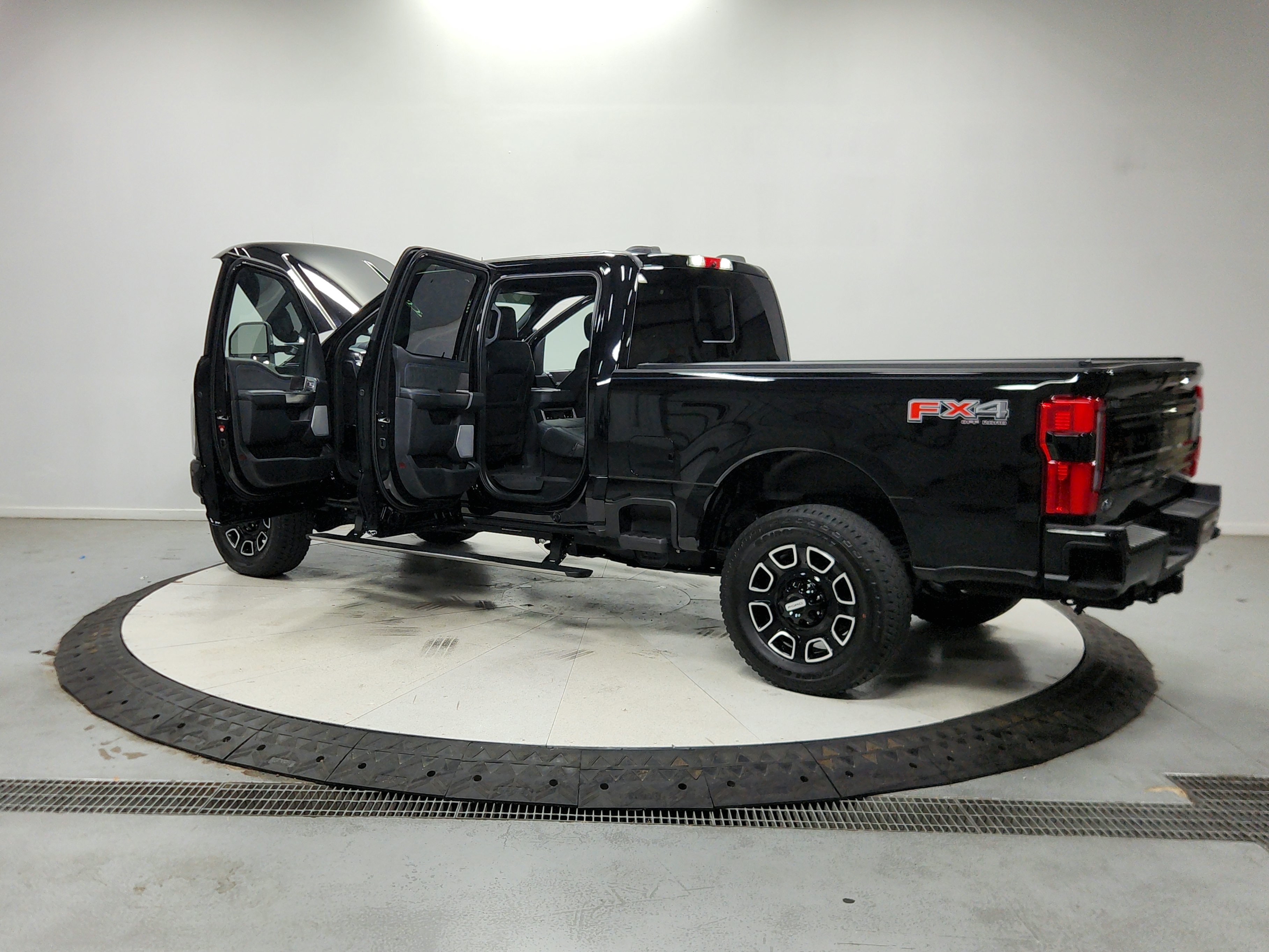 Used 2026 Ford F250 Platinum AWD/4WD image 14
