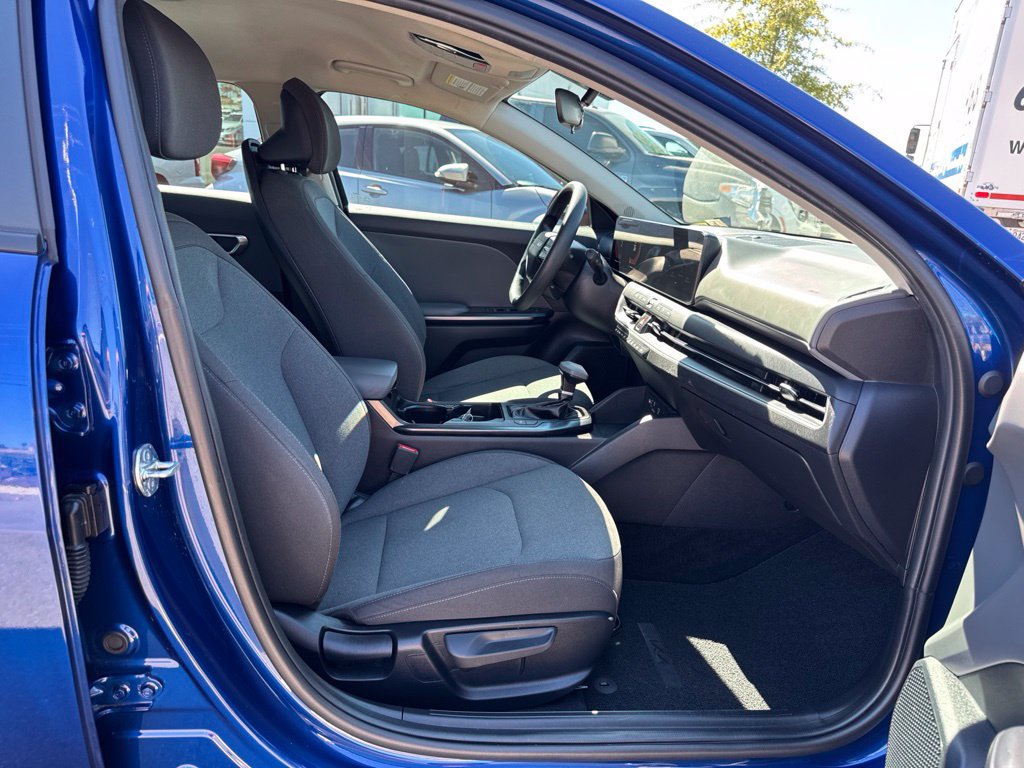 Used 2025 Kia K4 FWD image 14