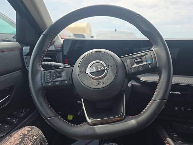 Used 2026 Nissan Kicks SR w/ Cold Weather Package AWD/4WD image 7