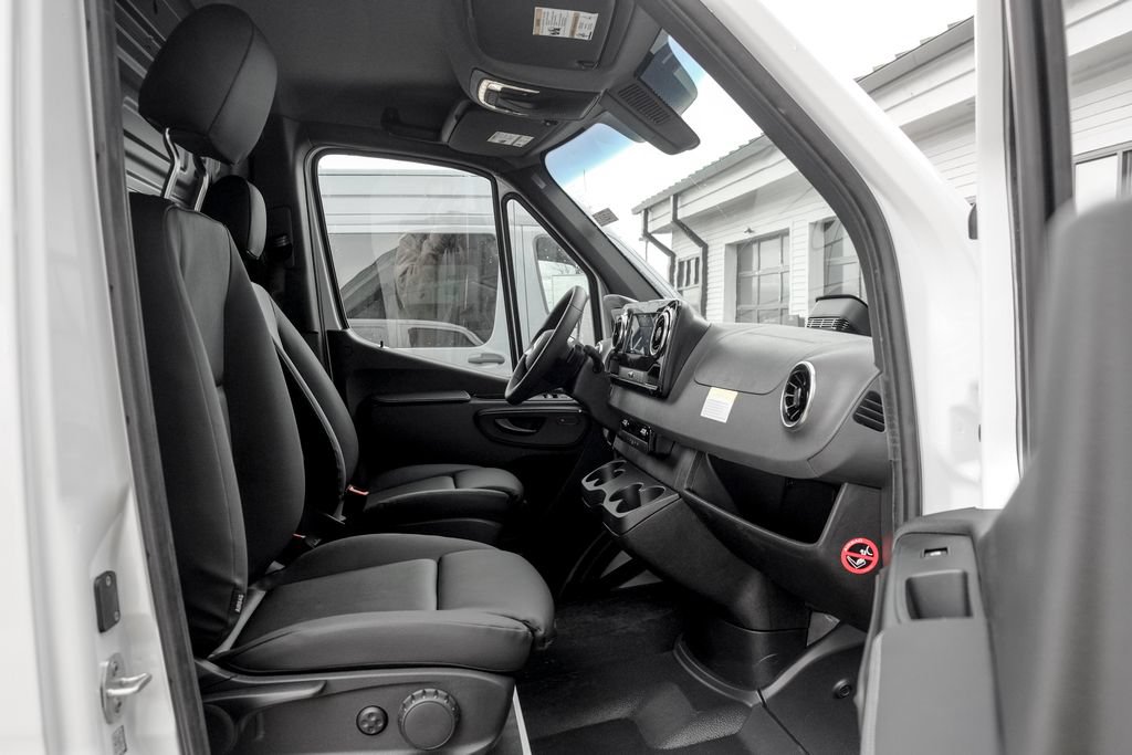 Used 2026 Mercedes-Benz Sprinter 2500 image 18