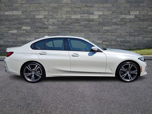 Used 2023 BMW 330i xDrive Sedan w/ Premium Package AWD/4WD image 7
