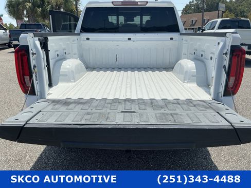 Used 2022 GMC Sierra 1500 SLT w/ SLT Convenience Package AWD/4WD image 21