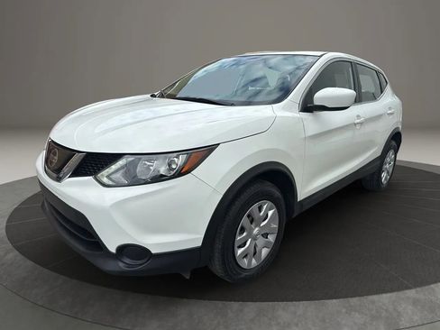 Used 2019 Nissan Rogue Sport S image 1