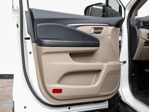 Used 2017 Honda Ridgeline RTL image 40